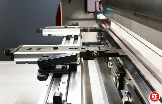 Presse plieuse électrique ballscrew - type DDS