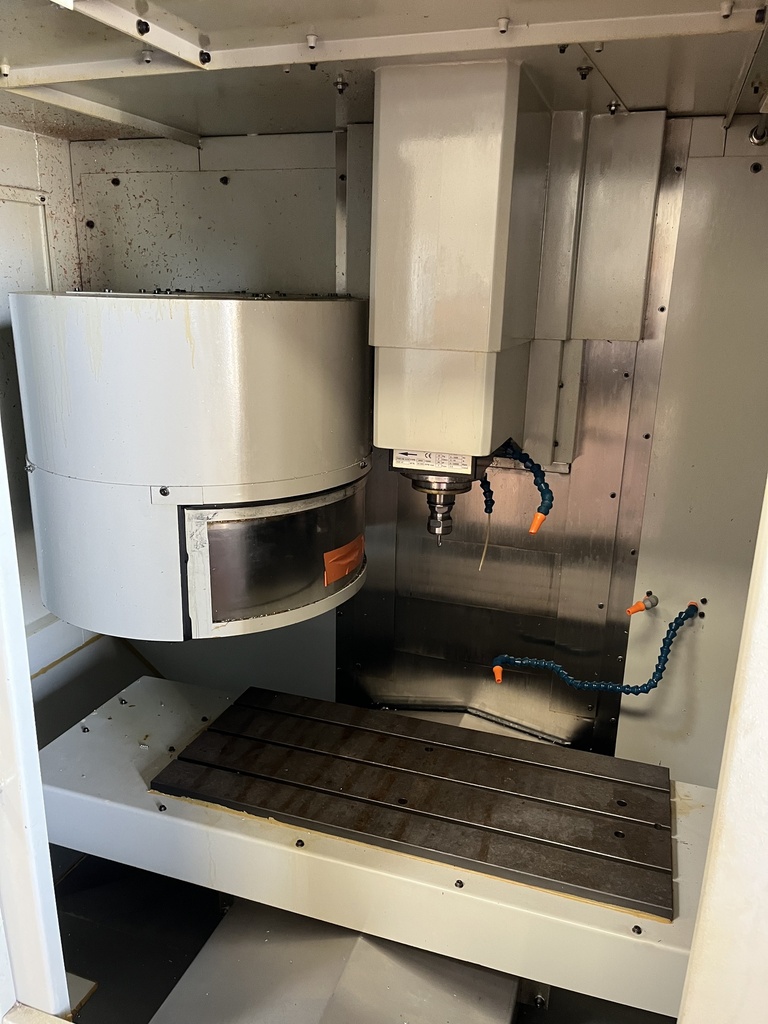 CENTRE D'USINAGE VERTICAL REALMECA Type RV 3